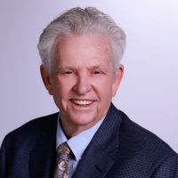 Headshot for Associate Dwain Harris