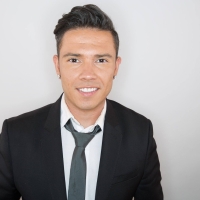 Headshot for Associate Oscar Enriquez