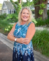 Headshot for Associate Jennifer Harper