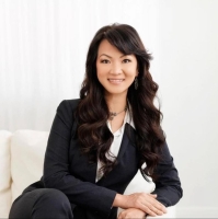 Headshot for Associate Nhuy Vo